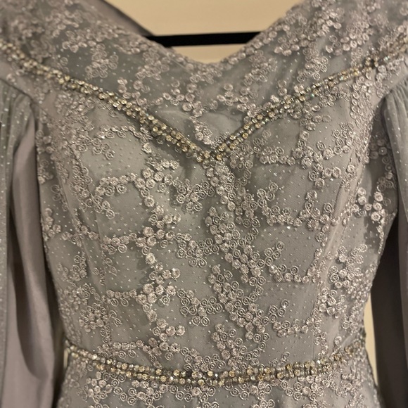 Luxury Princess dress, suitable for engagement, silver gray , size 42, worn once - Picture 9 of 9